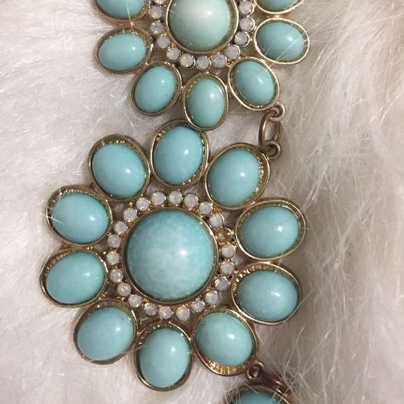 Blue Floral Necklace - Picture 3 of 3